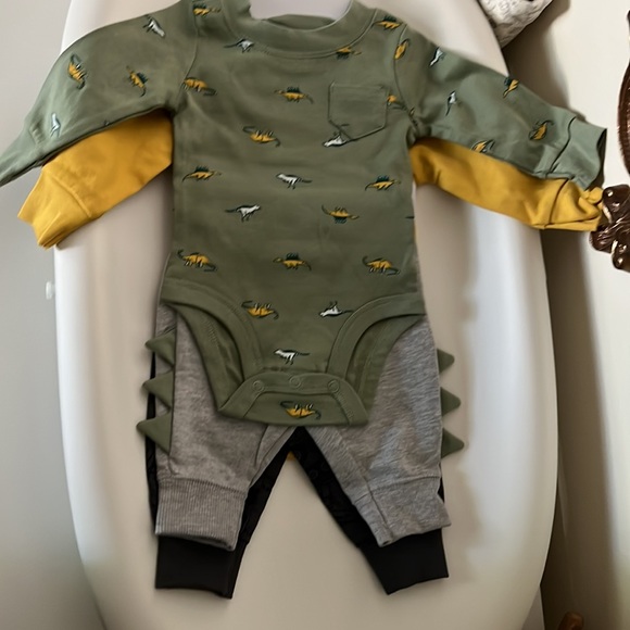 Carter’s 2 Piece Sets Dinosaur and Tractor Yellow and Grey Onesie and Pants - Picture 3 of 4